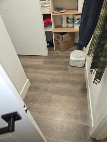 Building Photo - 3225 Oyster Bay Ave