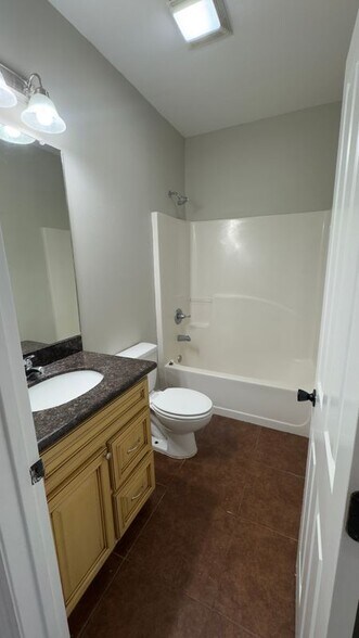 Building Photo - 12384 Village Maison Dr