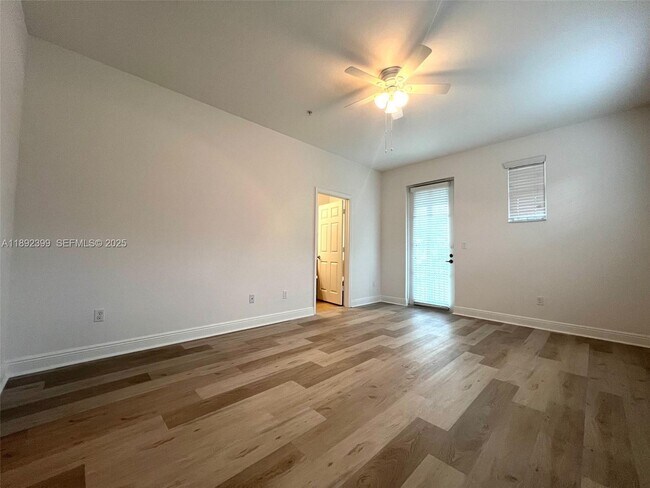 Building Photo - 1423 SW 147th Ave