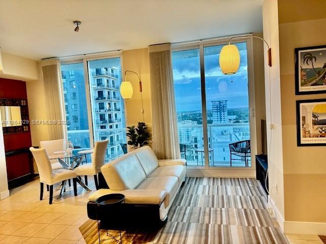 Building Photo - 315 NE 3rd Ave