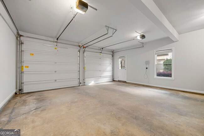 Building Photo - 2041 Mendenhall Cir