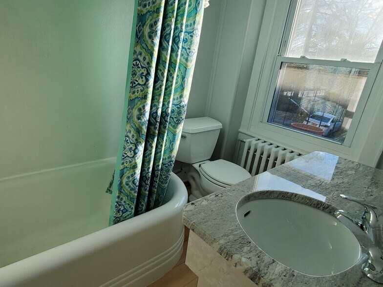Bathroom - 158 6th St
