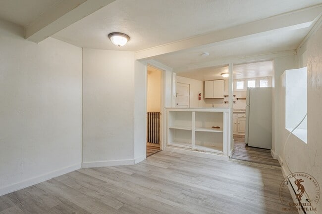 Building Photo - 1060 Grand Ave