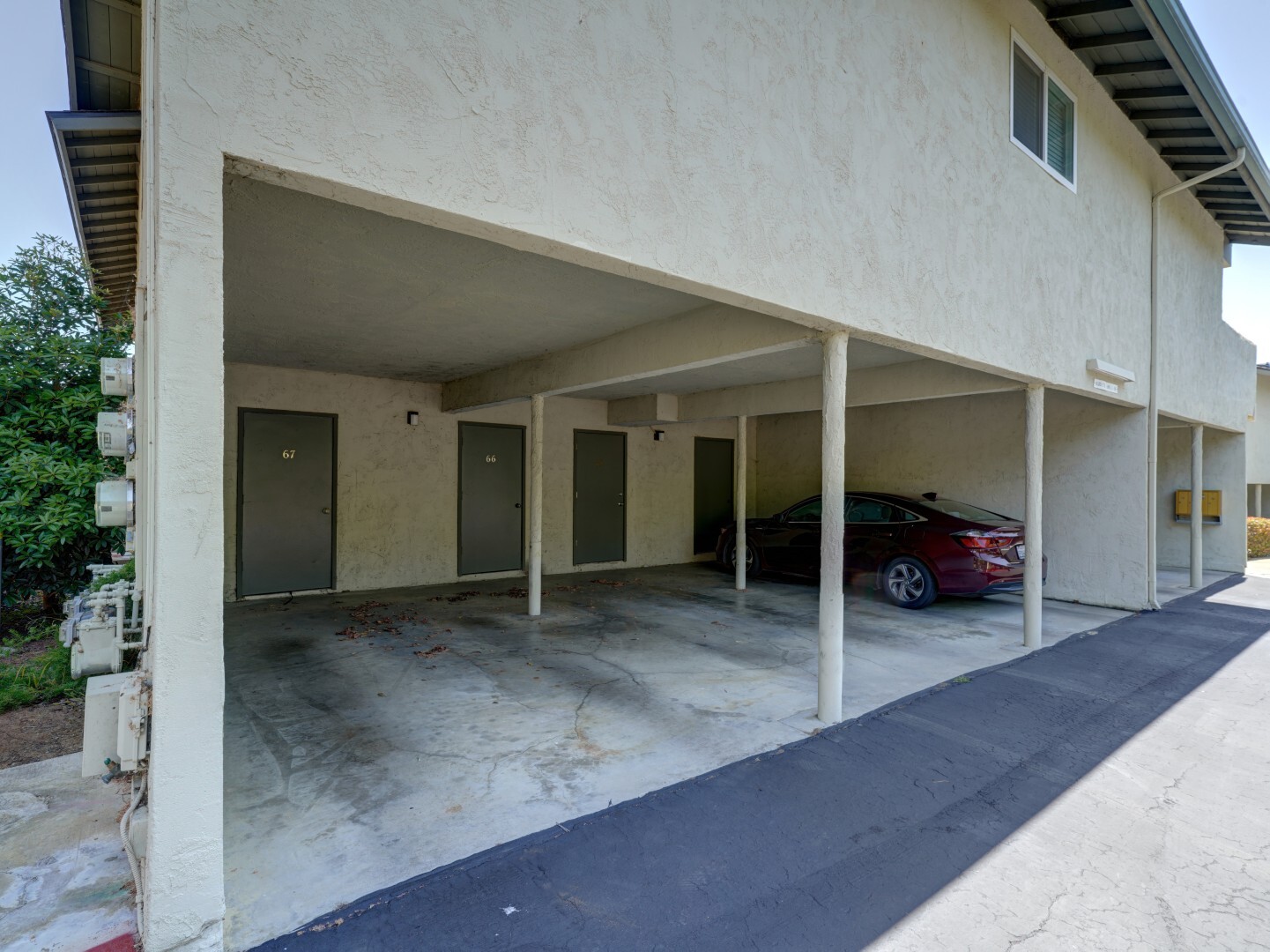 Building Photo - 1750 Prefumo Canyon Rd