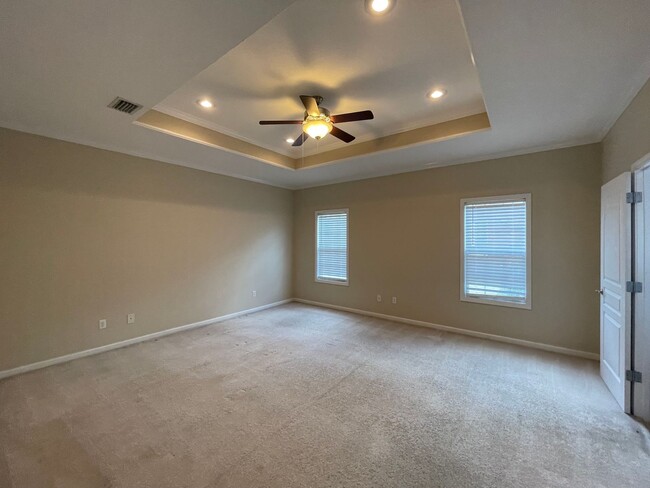 Building Photo - Cotton Creek!!!   New Flooring,   Fresh Pa...