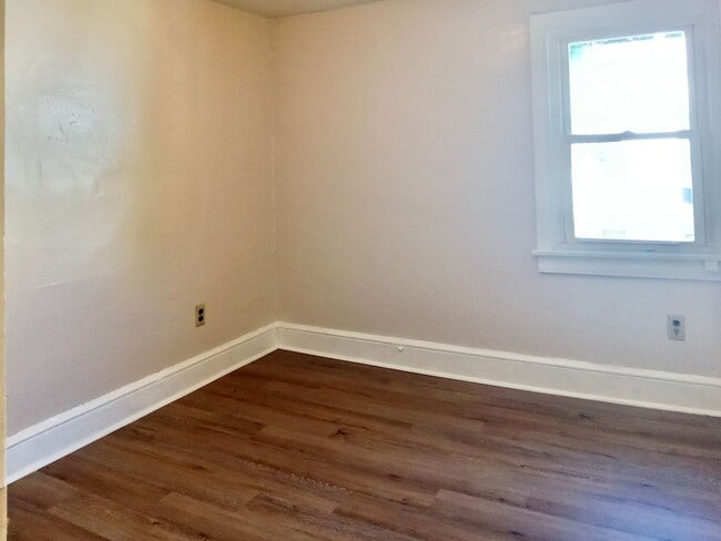 Building Photo - Cozy 2 Bedroom Twin FOR RENT in Bridgeton ...