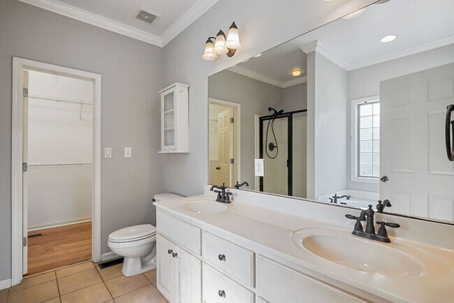 Building Photo - 3153 Cahaba Park Dr