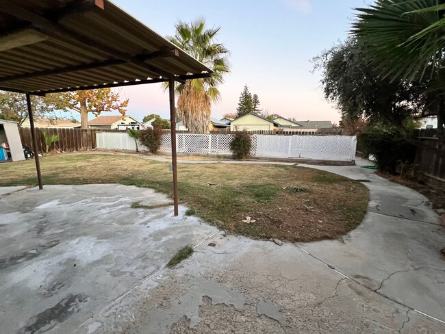 Building Photo - 3520 Sesame St