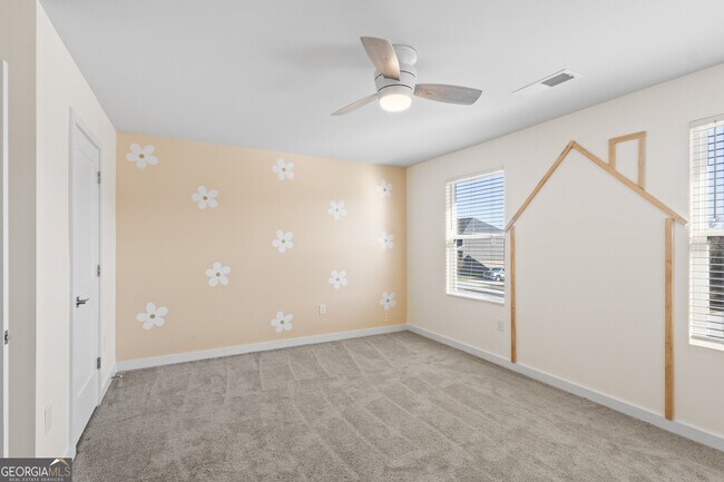 Building Photo - 583 Overlook Rd