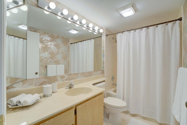 Building Photo - 201 S Seas Dr