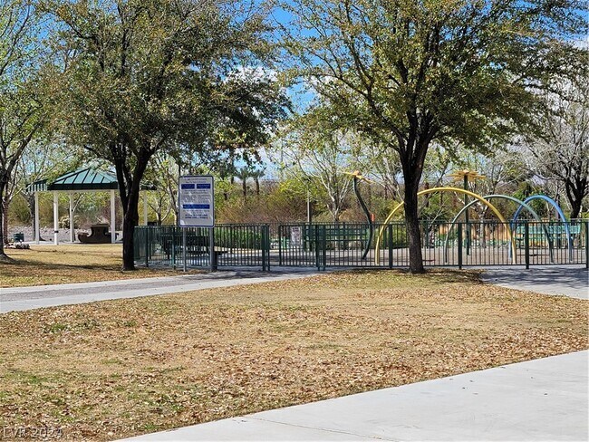 Building Photo - 2700 Copper Cove Dr