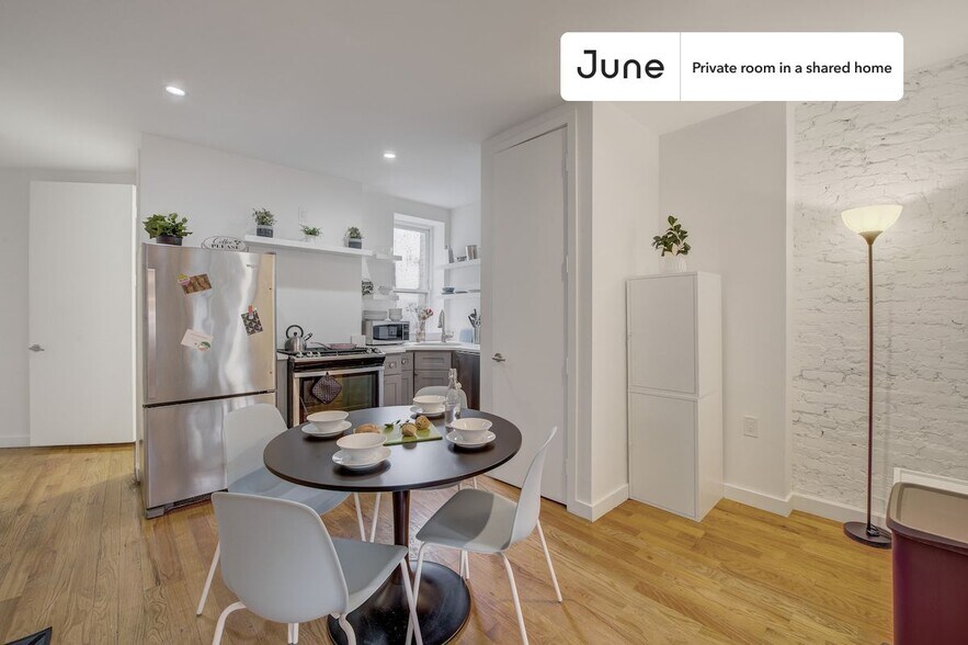 Building Photo - Amazing ROOM at The Woodbine House