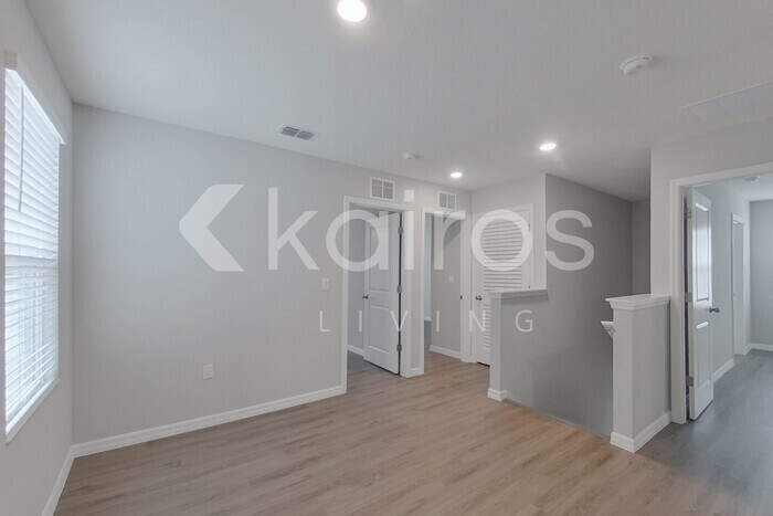 Building Photo - 8644 SW 44th Ct