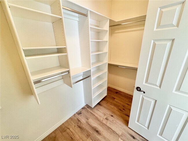 Building Photo - 4421 N Prospect Hill Ct