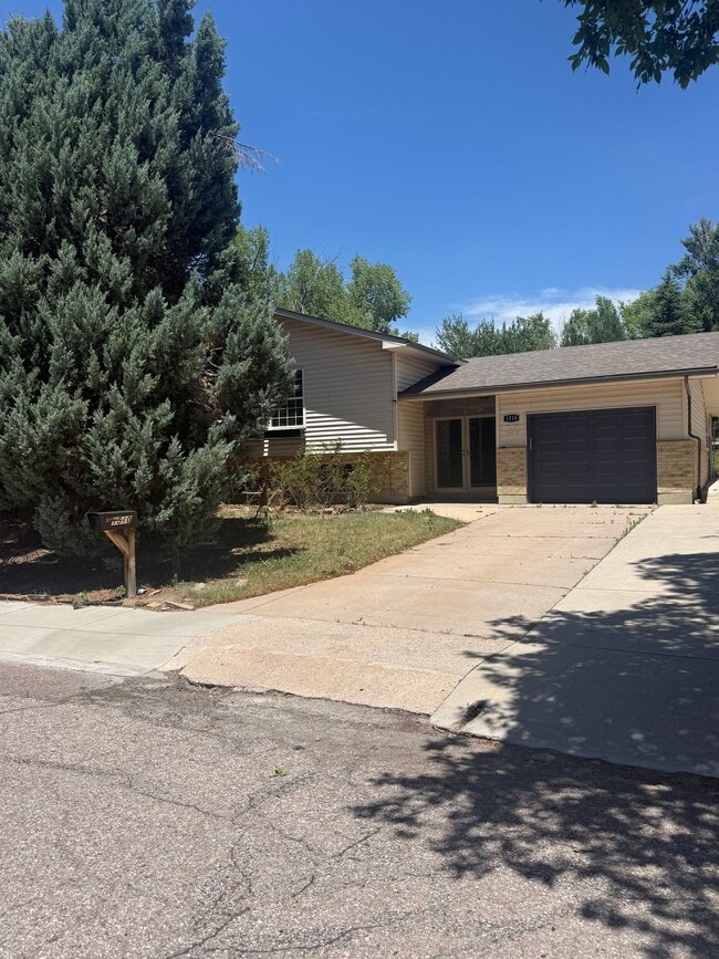 Building Photo - 1510 Terra Vista Ln