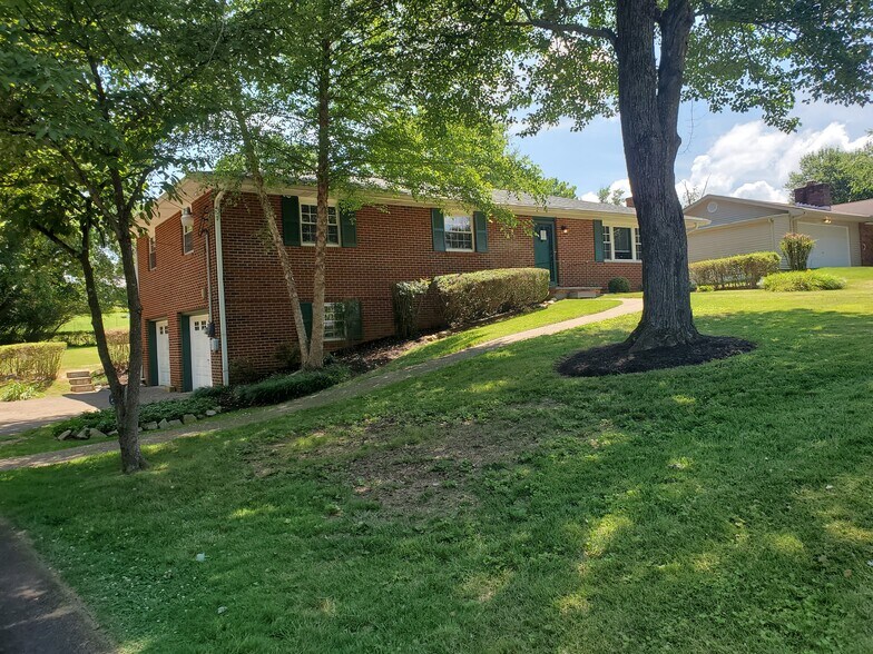 Building Photo - 616 Starlite Ln