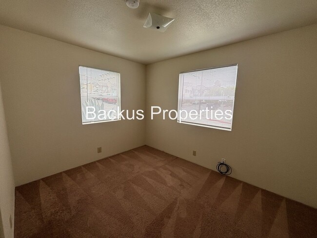 Building Photo - Darling two bedroom home in Monterey