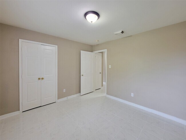 Building Photo - 5322 Rivergate Dr