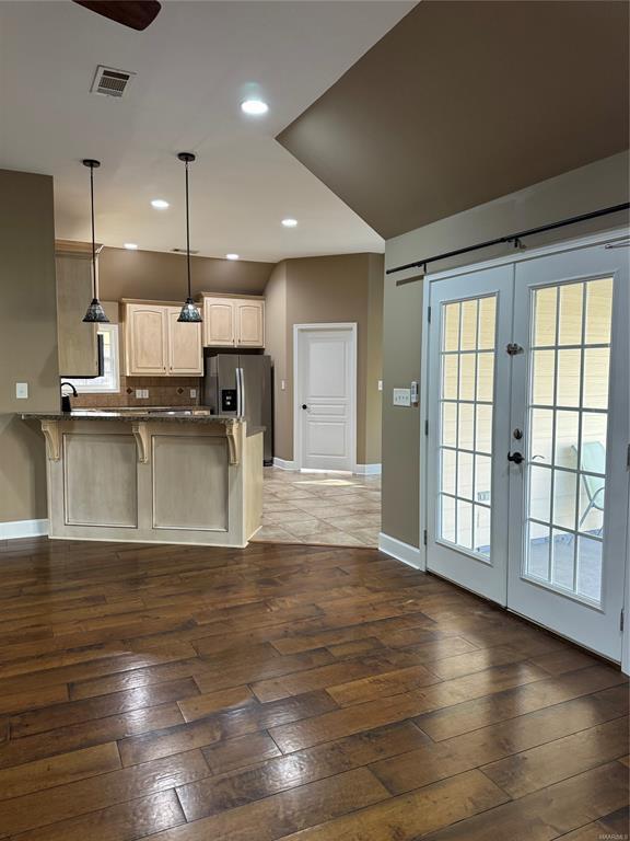 Building Photo - 165 River Stone Way