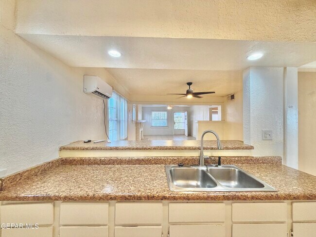 Building Photo - 3429 Tularosa Ave