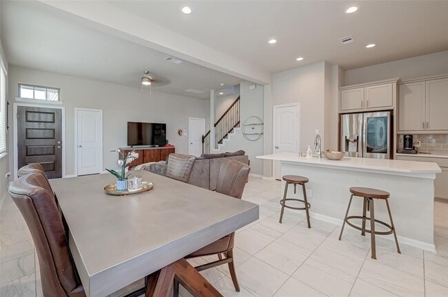 Building Photo - 2523 Terrace Point Dr