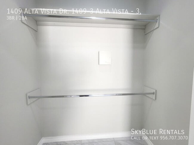 Building Photo - 1409 Alta Vista Dr