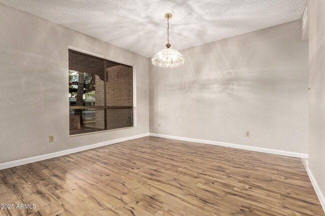 Building Photo - 4912 E Ludlow Dr