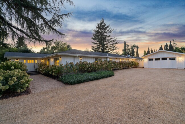 Building Photo - 760 Zinfandel Ln