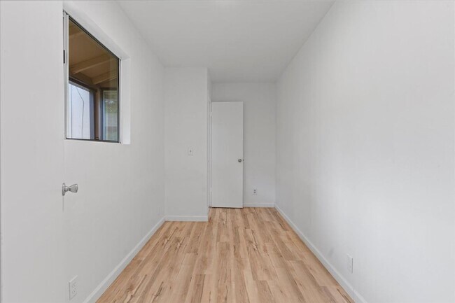 Building Photo - 515 Lower Kimo Dr