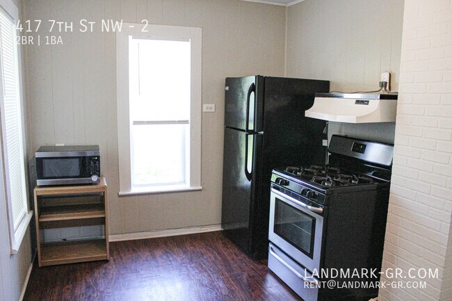 Building Photo - 417 7th St NW