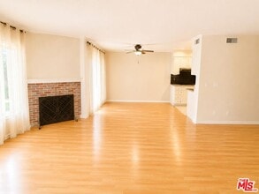Building Photo - 5870 Green Valley Cir
