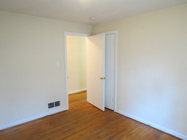 Building Photo - 2743 Thorndale Ave