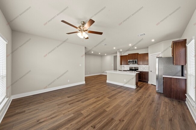 Building Photo - $500 OFF FIRST FULL MONTHS RENT