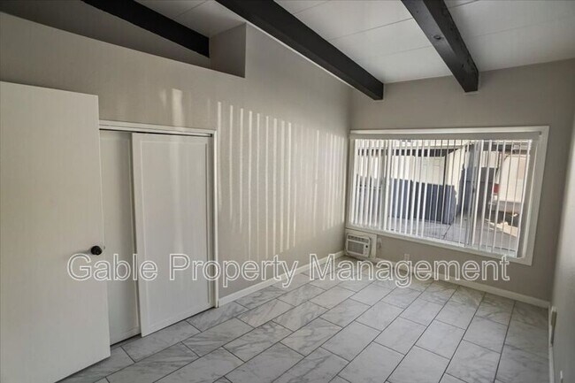 Building Photo - 17197 Sierra Hwy