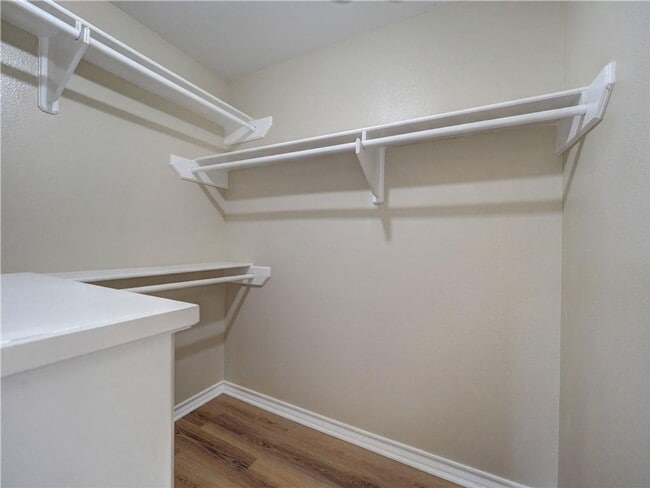 Building Photo - 3 bedroom 3 bath house