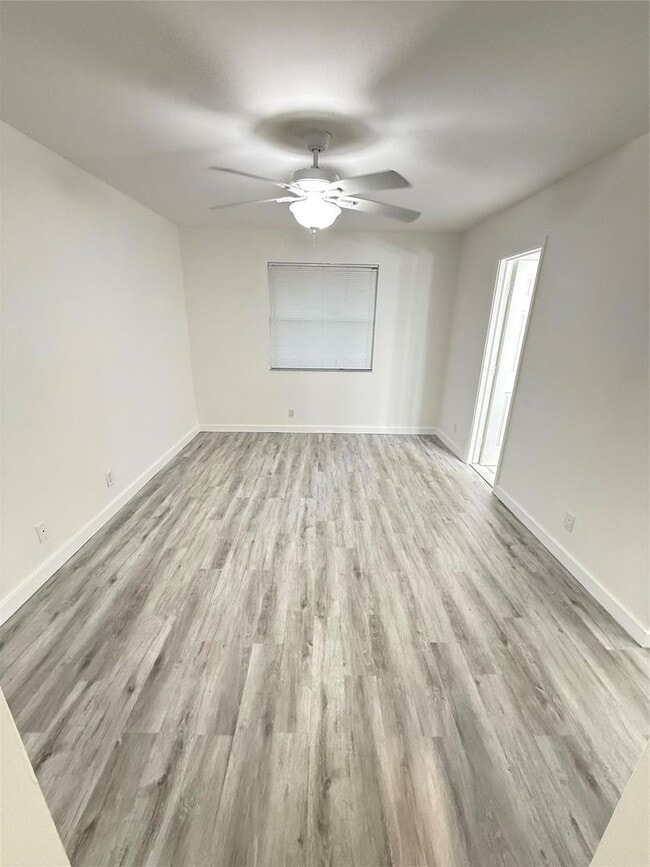 Building Photo - 8407 Royal Palm Blvd
