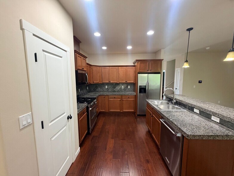 Building Photo - 14660 SW Mulberry Dr