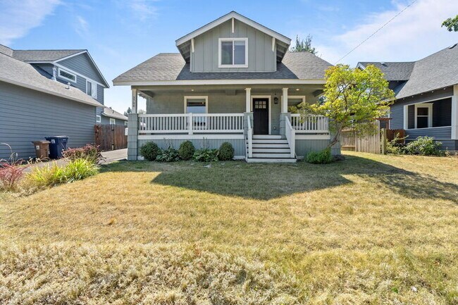 Building Photo - 3704 E 24th Ave