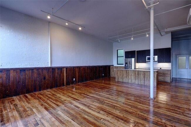 Building Photo - 204 Westminster St