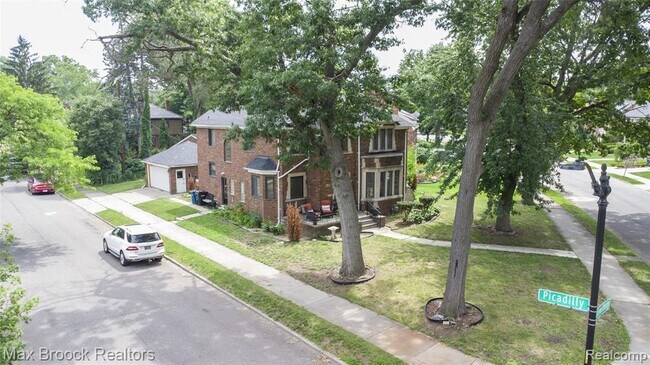 Building Photo - 20096 Shrewsbury Rd