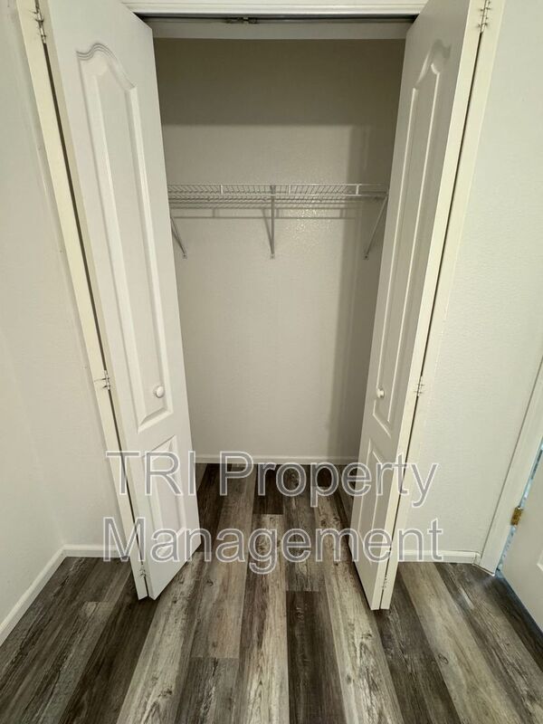 Building Photo - 2027 Birch Ave