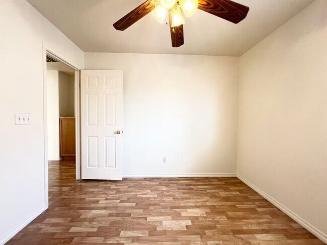 Building Photo - 5875 Rainbow Trout Ct