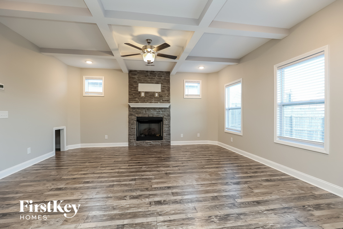 Building Photo - 1104 Eagle's View Dr