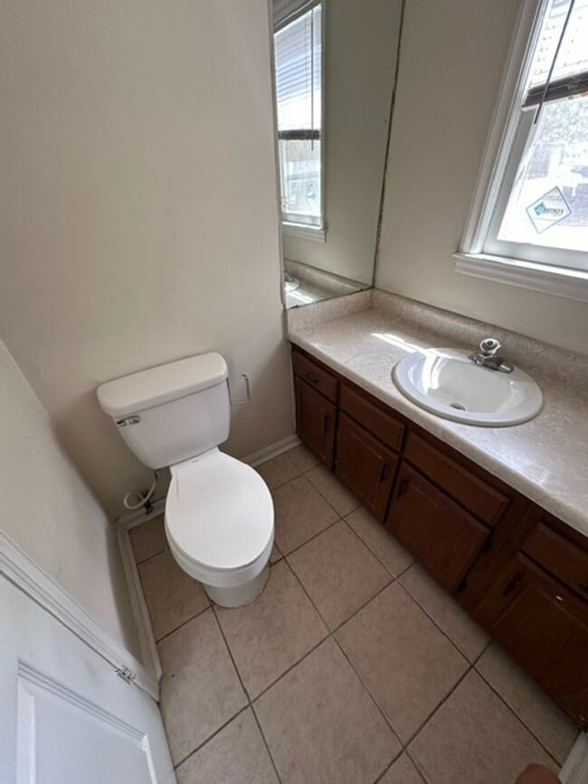 Building Photo - 120 Lester Fordham Rd