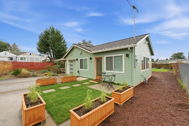 Building Photo - 5003 NE Mason St