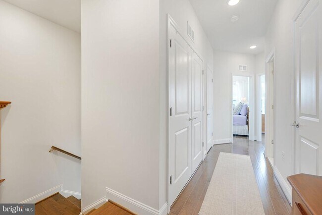 Building Photo - 2067 Alder Ln
