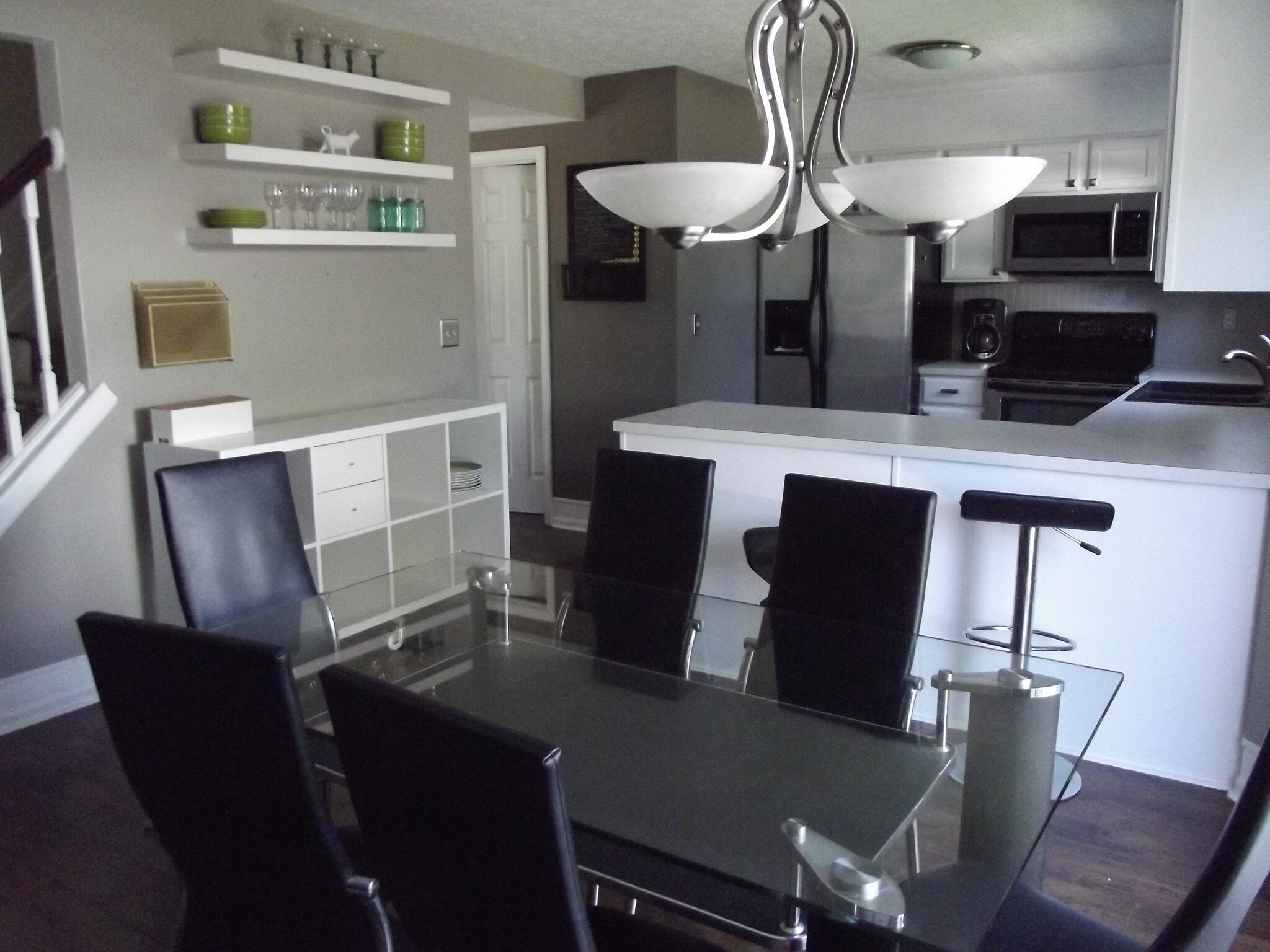 Kitchen and dining. - 1074 Lakegrove Court