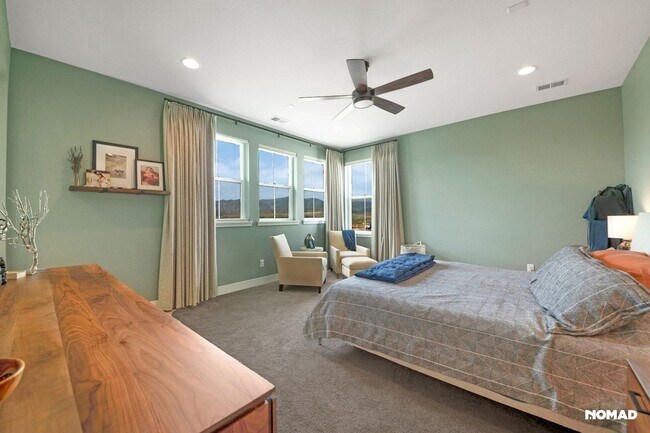 Building Photo - Spacious 5BR House in Littleton