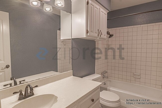 Building Photo - 10926 Mosswood Dr