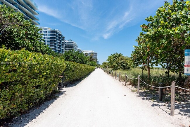 Building Photo - 9341 Collins Ave